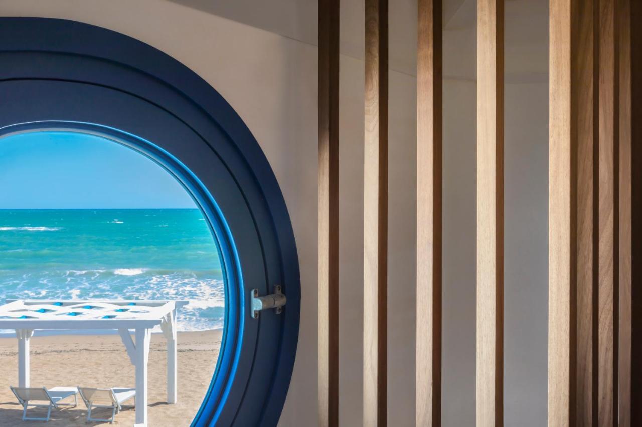 Hotel Lido Degli Scogli Crotone Exterior photo